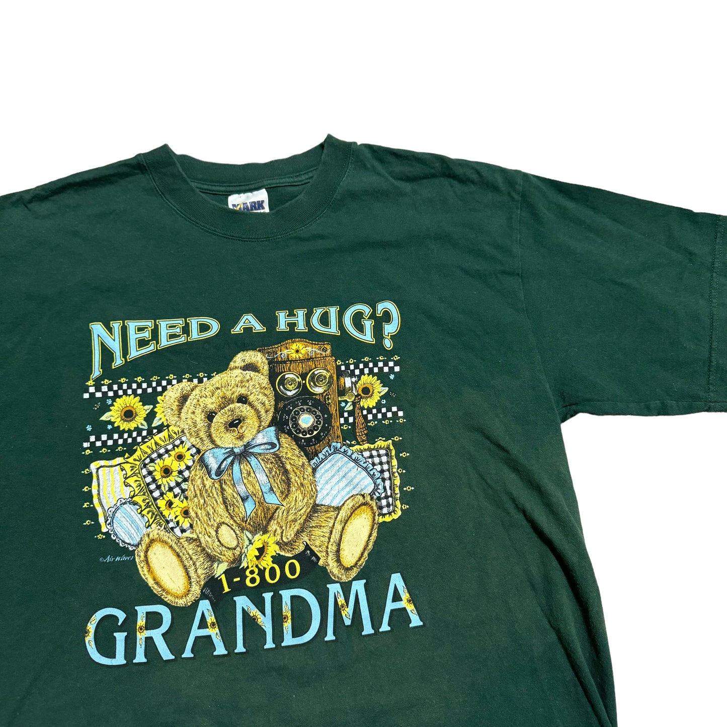 Need A Hug? T-Shirt 90s (Large)