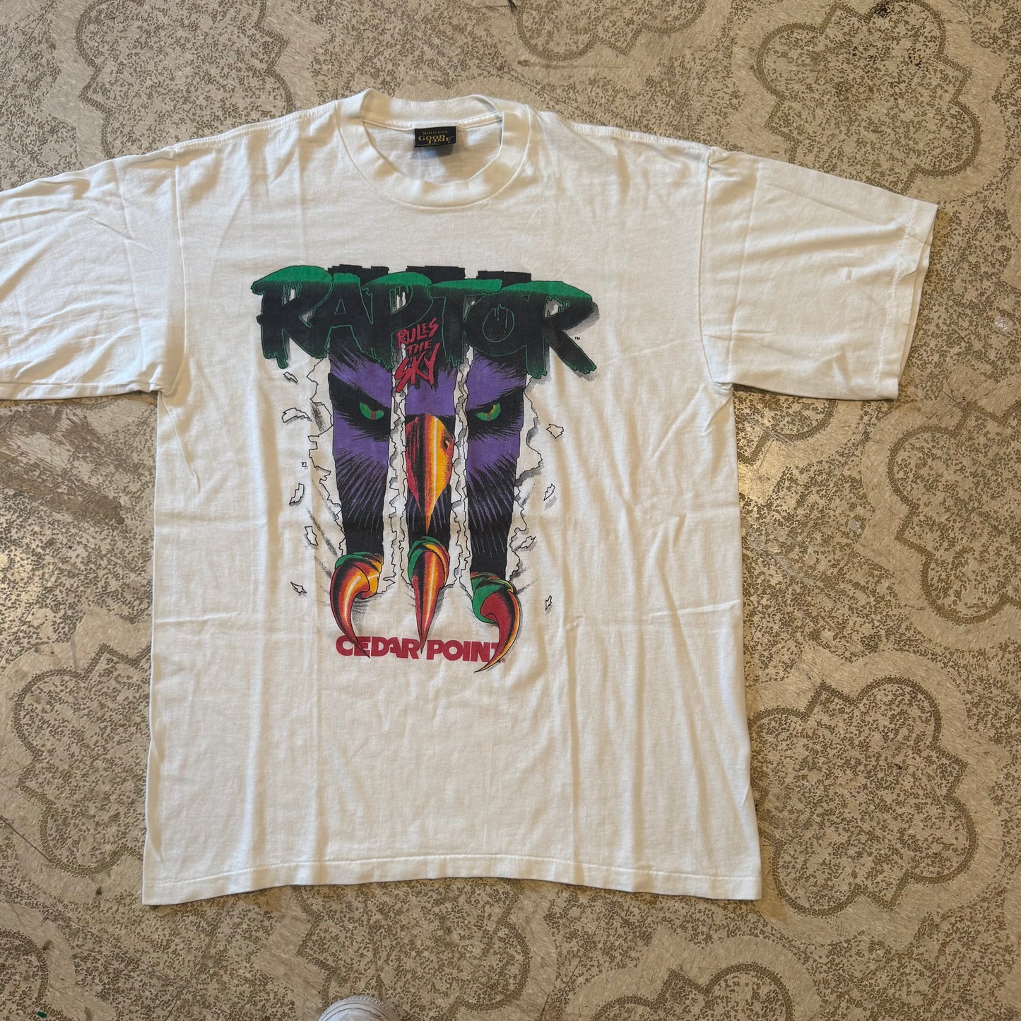 Cedar Point Raptor T-Shirt 90s (Large)