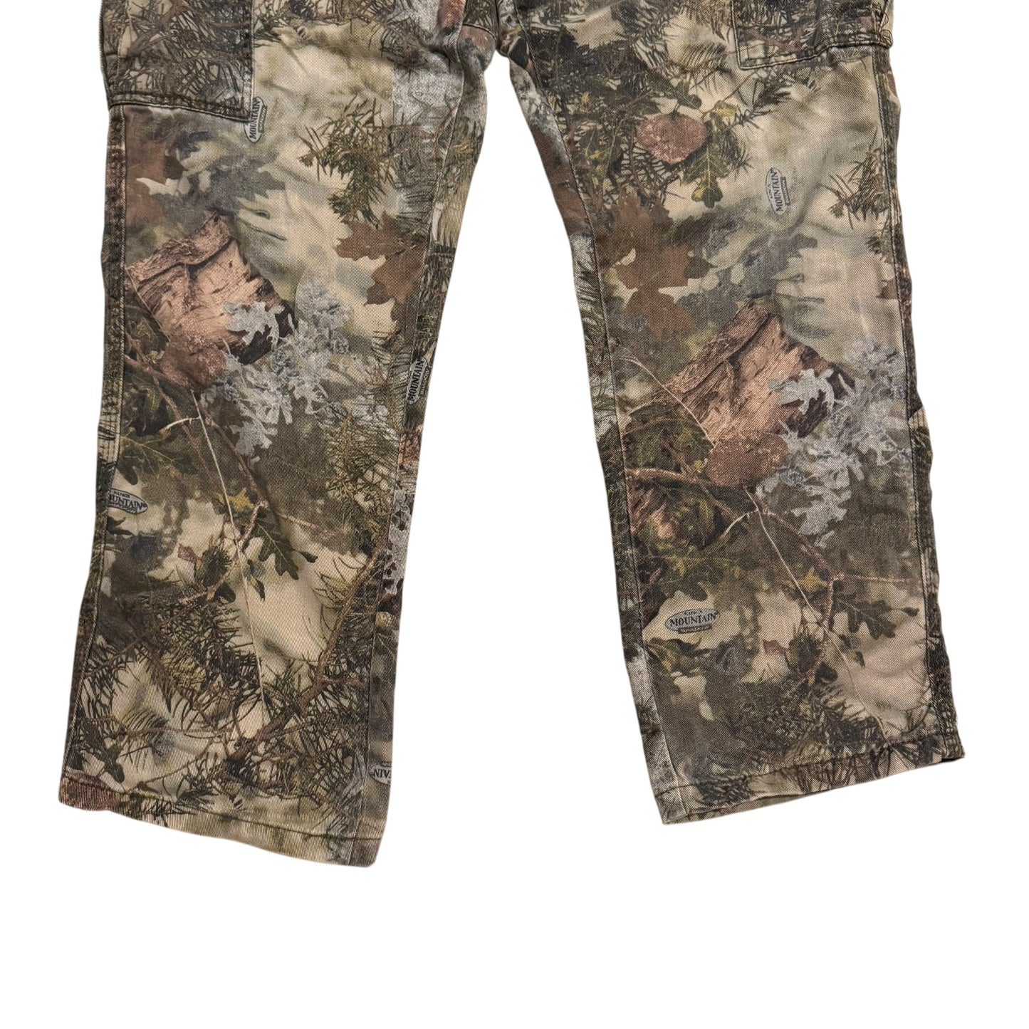 King’s Camo Cargo Pants 2000s (36x31) PERSONALS COLLECTION