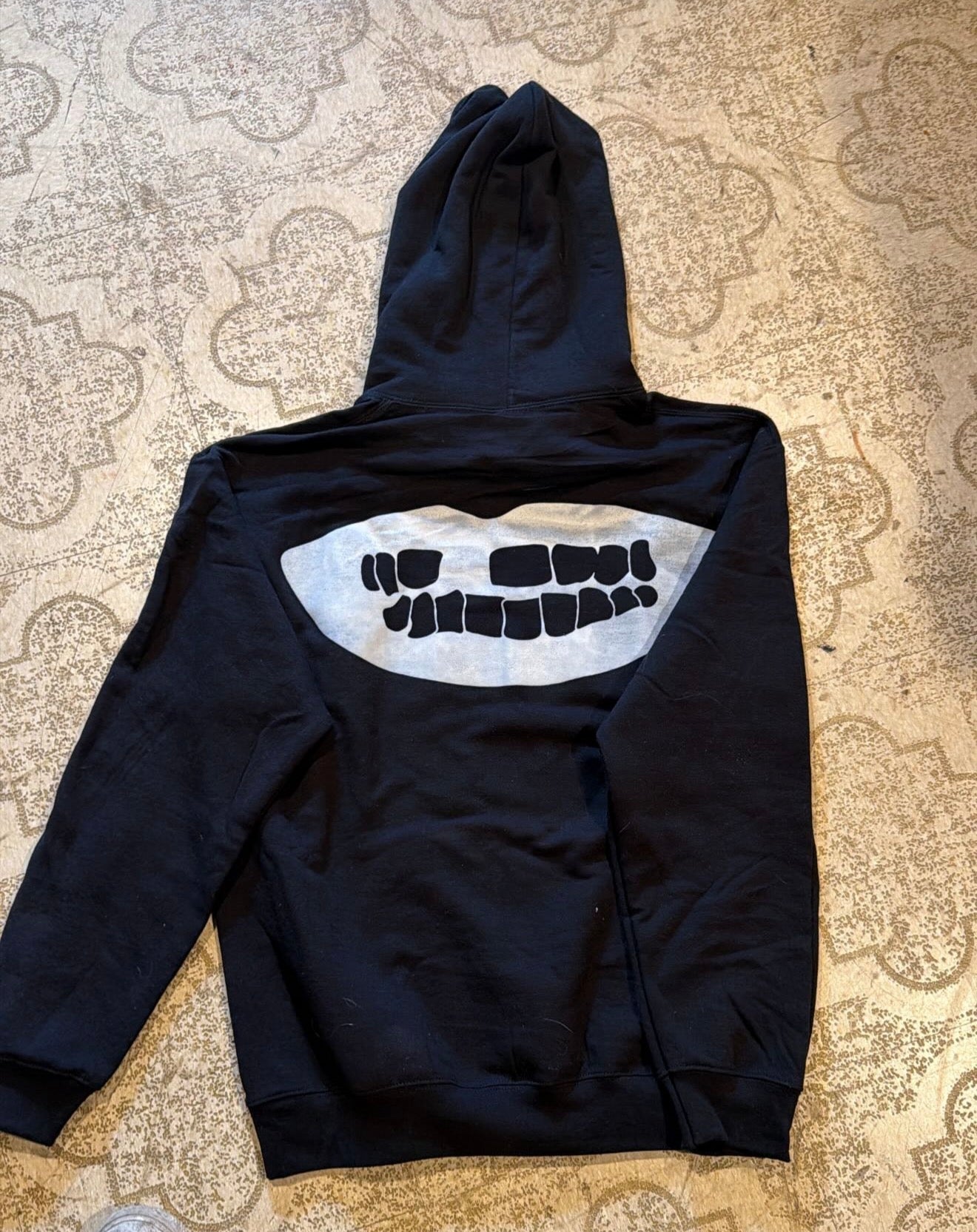 Never Kill Yourself Hoodie (Medium)