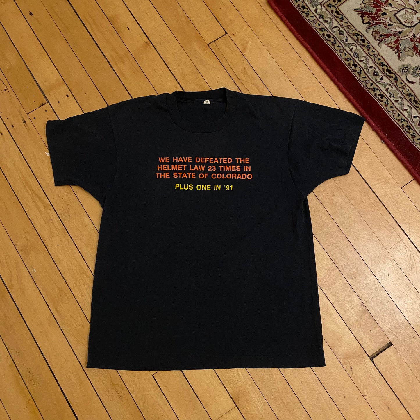Helmet Law T-Shirt 90s (Large)