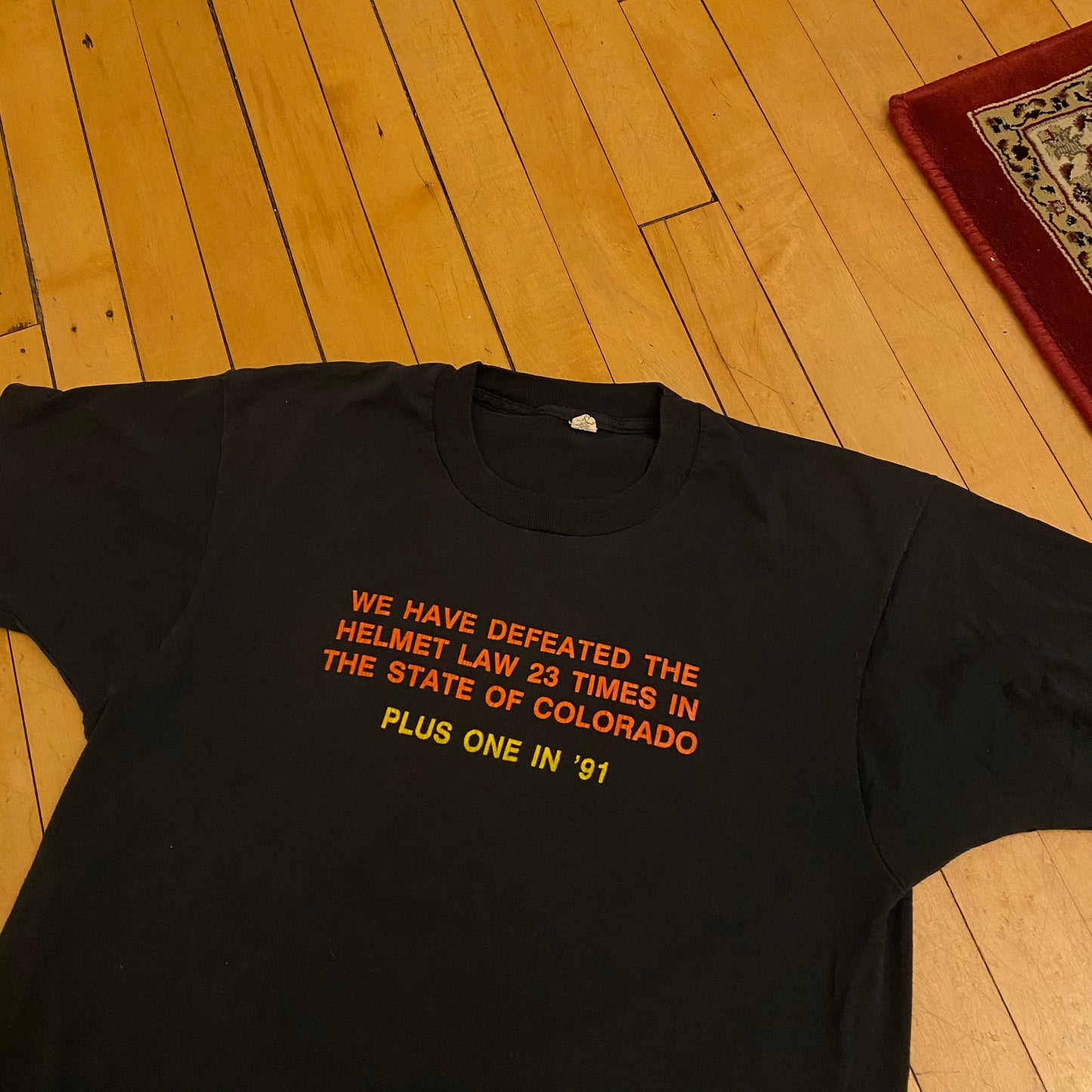 Helmet Law T-Shirt 90s (Large)